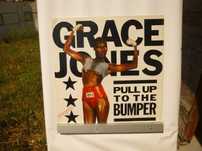 Disco de vinil Maxi 45 rpm - Grace Jones - Pull Up To The Bumper