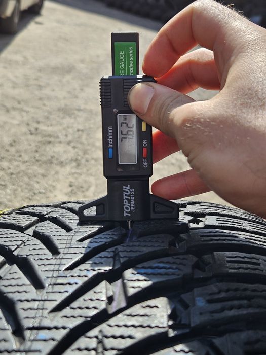 Шины БУ 275 60 R 20 Nokian wr suv 4 комплект зима