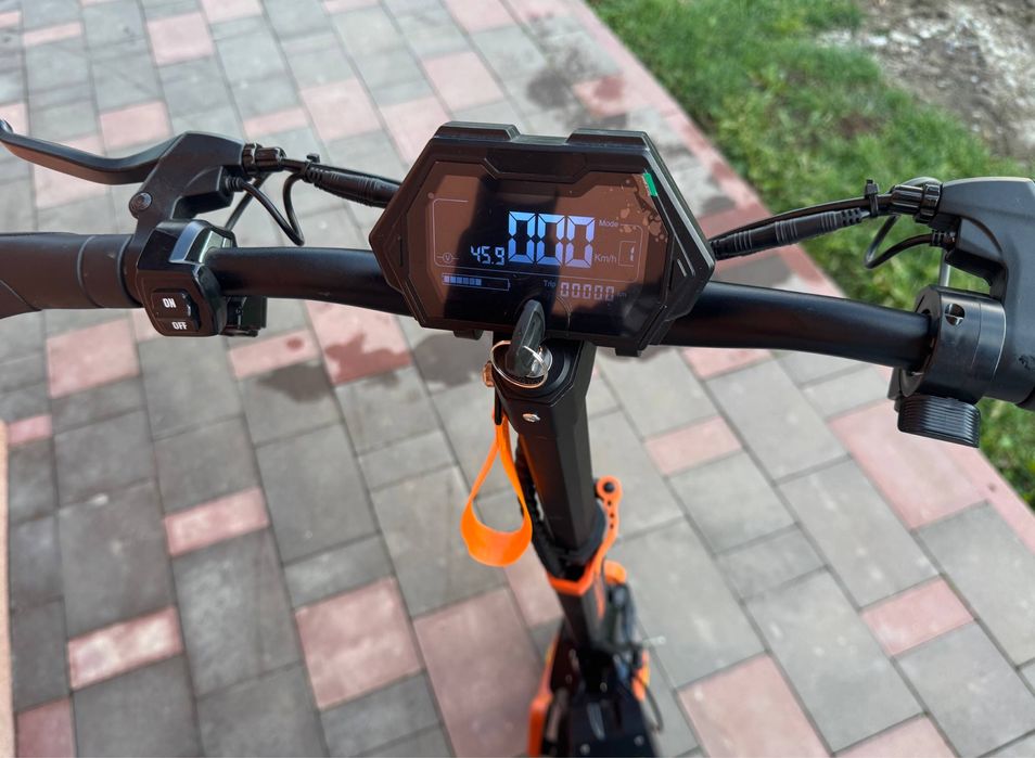 Електросамокат Cruzzer M4 Max