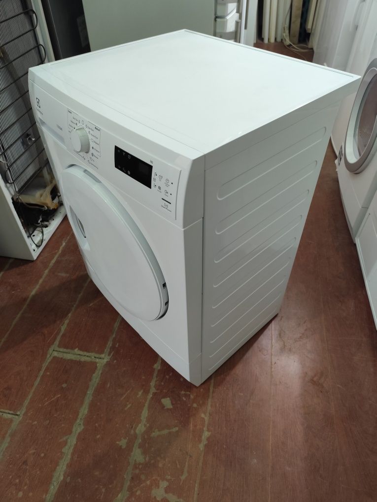 Suszarka kondensacyjna Elektrolux.