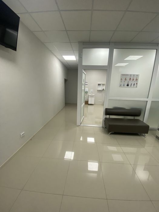 Приміщення під медичний центр, продаж або оренда