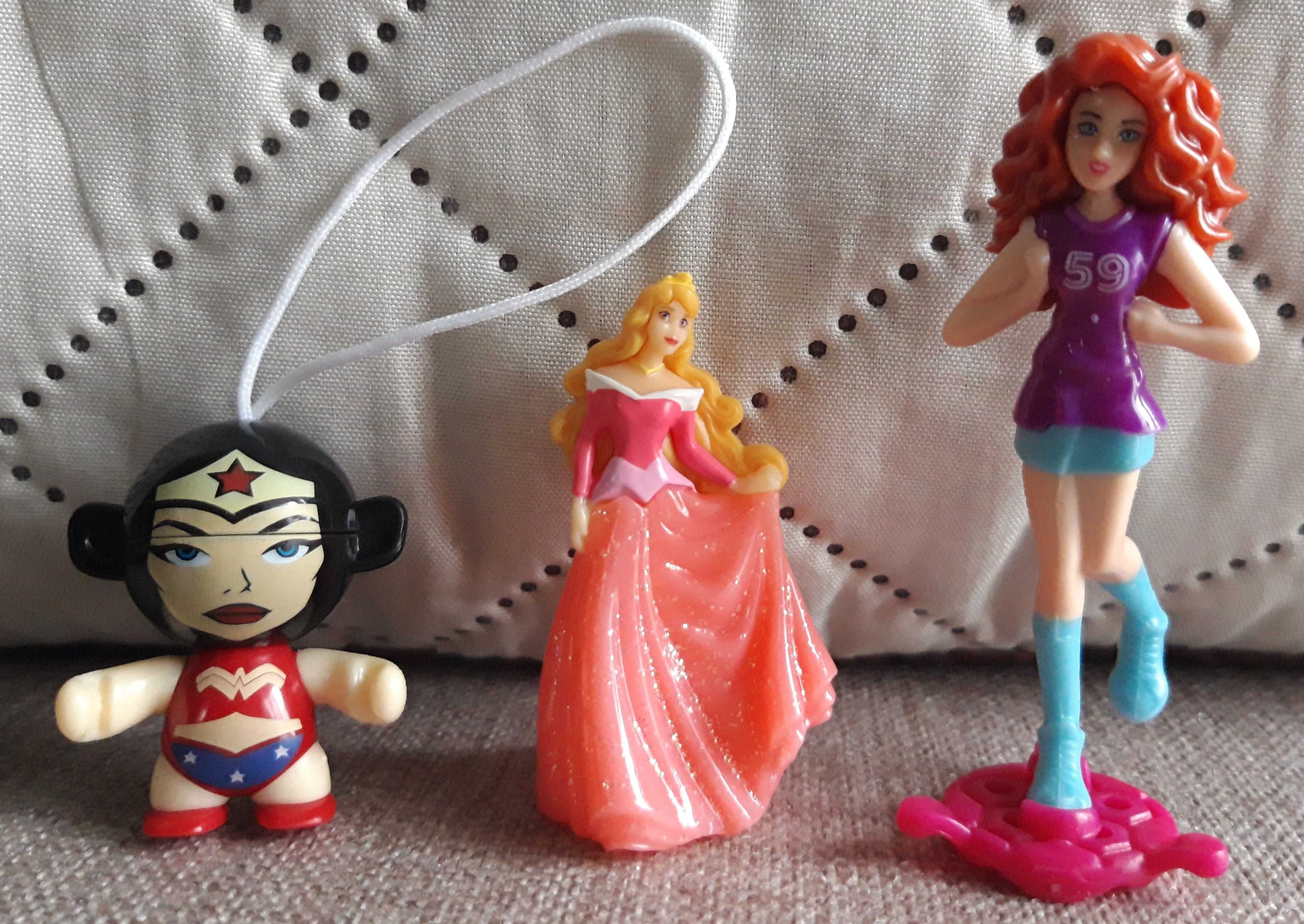Figurka Kinder x 3: Barbie Wonder Woman Śpiąca Królewna