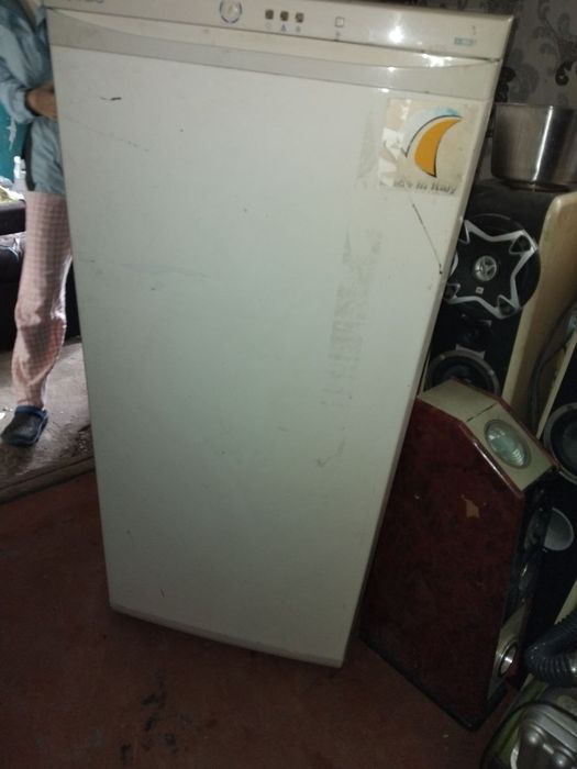 Продам морозильну камеру