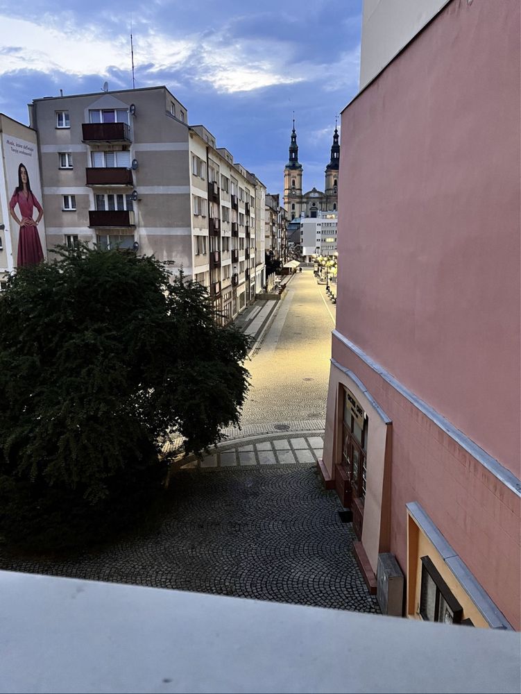 Dwa Pokoje w Centrum, Rynek 1