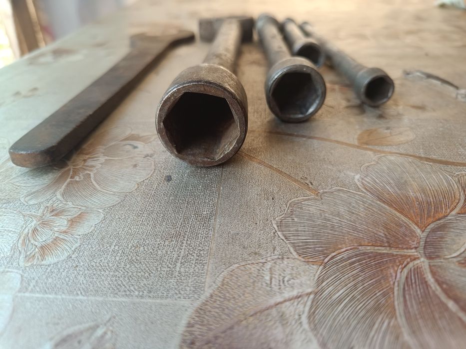 Продам набор ключей на двигатель Ямз цена набора 585гр