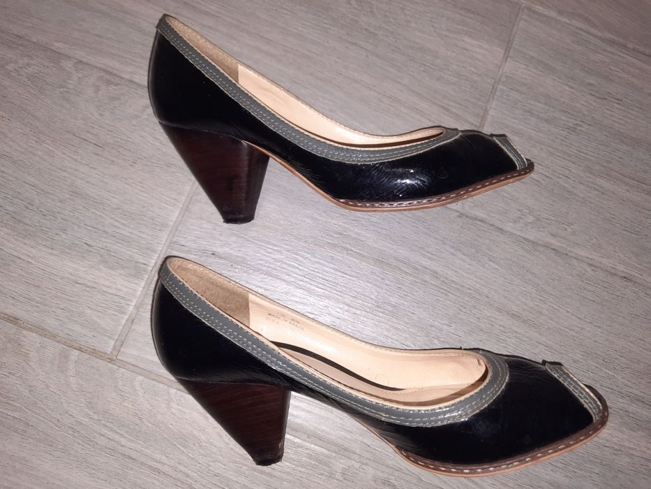 Туфлі Clarks шкіряні босоніжки черевики 6.5