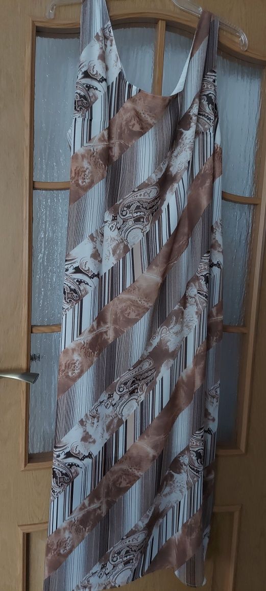 Sukienka na grubych ramiączkach elegancka na podszewce z żakietem