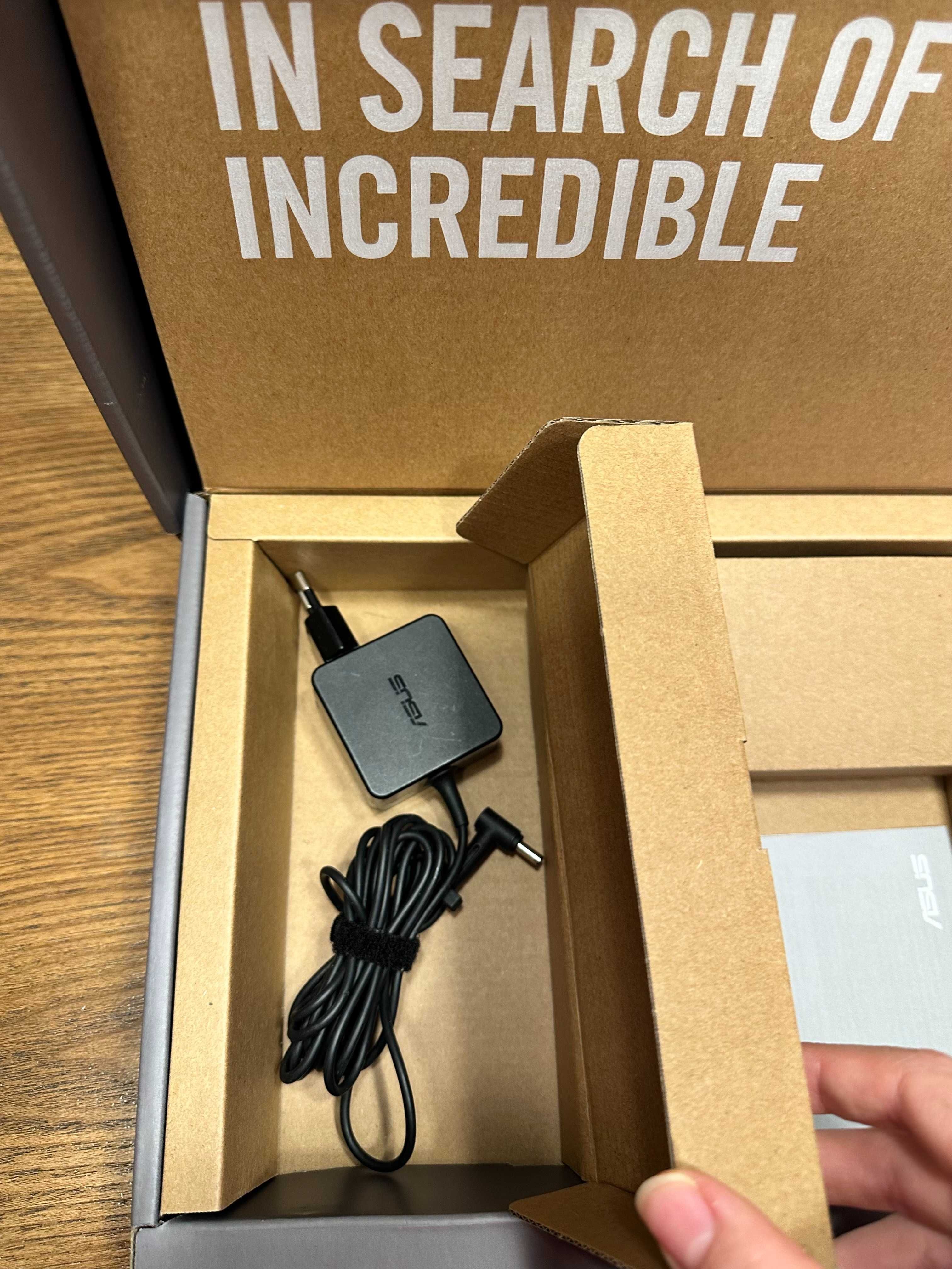 Portátil ASUS Zenbook UM433DA-R7AVXSB1