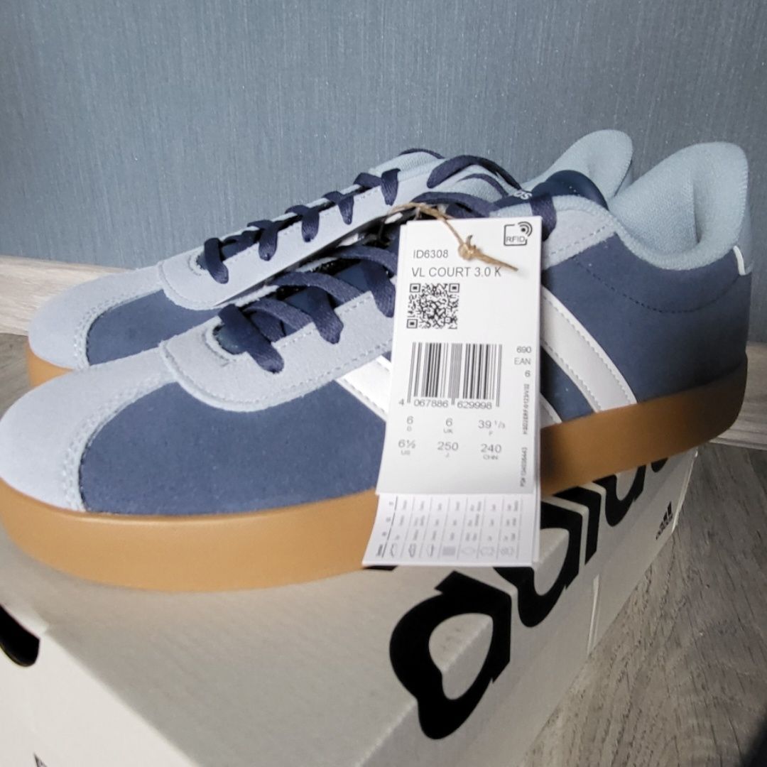 Продам кросівки  adidas VL COURT 3.0 K