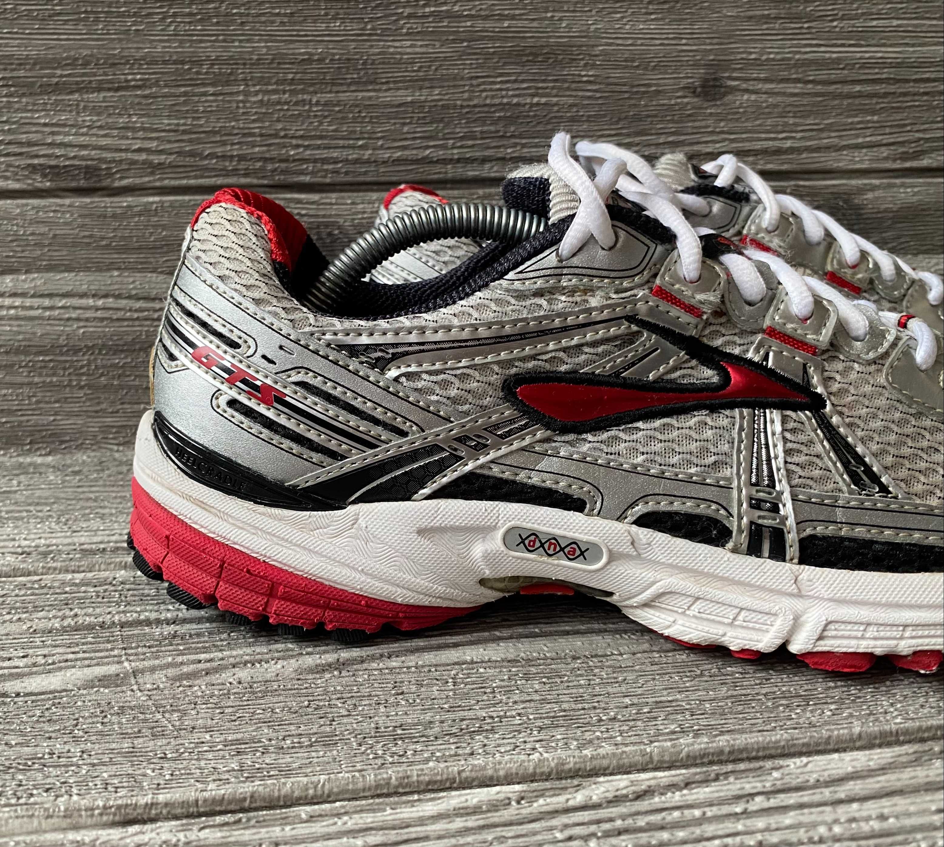 Brooks Adrenaline GTS y2k sneakers, rozmiar 43, stan bardzo dobry