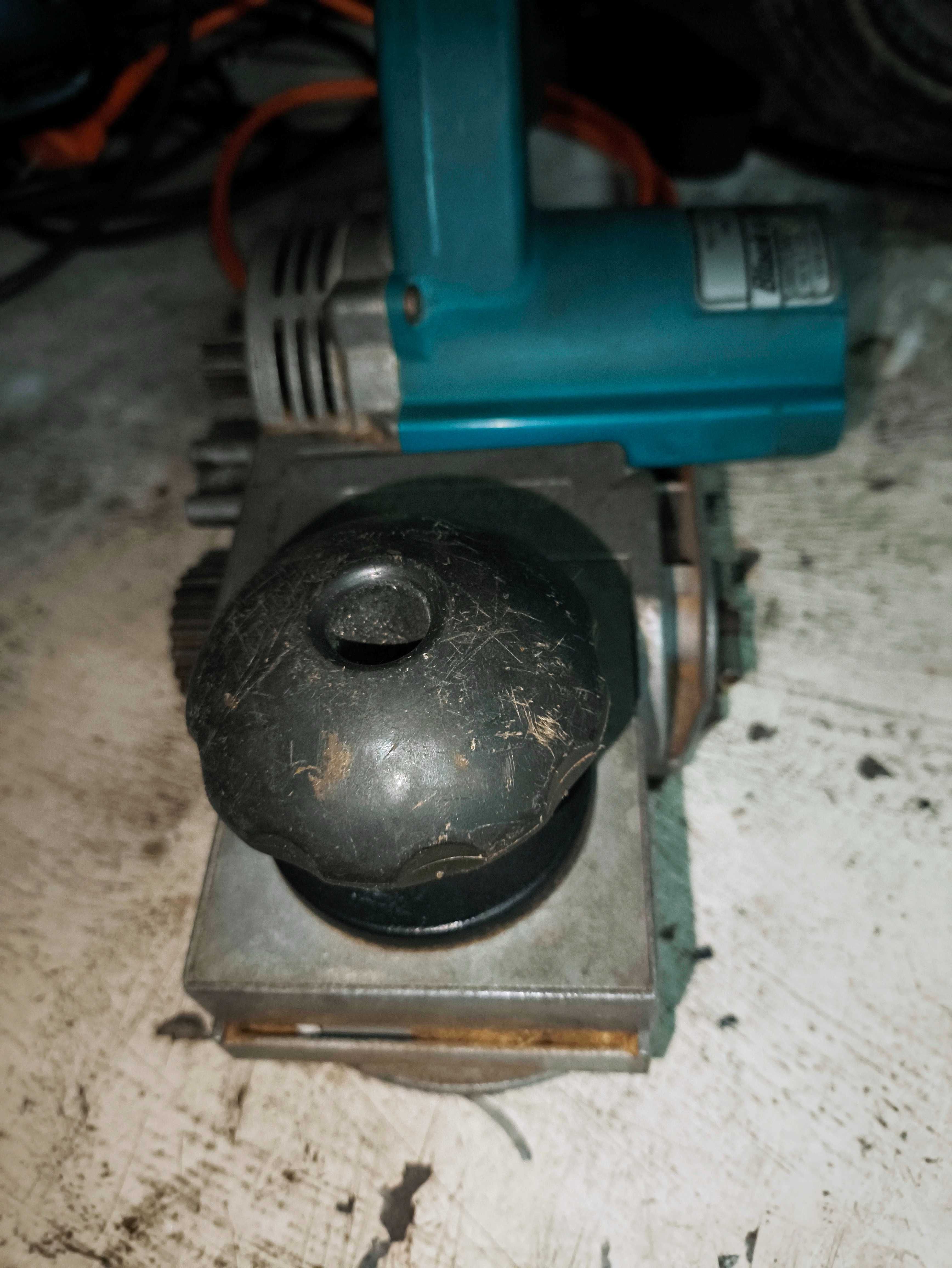 Plaina Black & Decker DN 75 gama profissional