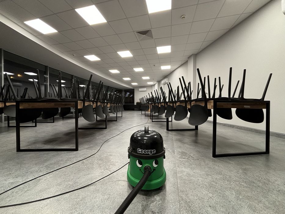 Sprzątanie biur - Serwis sprzątający - Firma sprzątająca