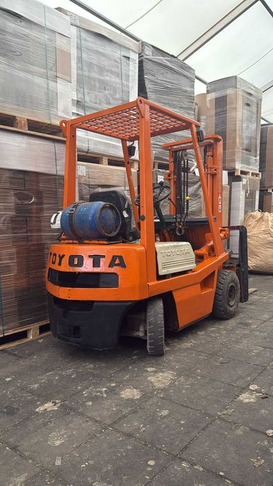 Wózek widłowy TOYOTA 42-4FG15  bardzo dobry GAZ