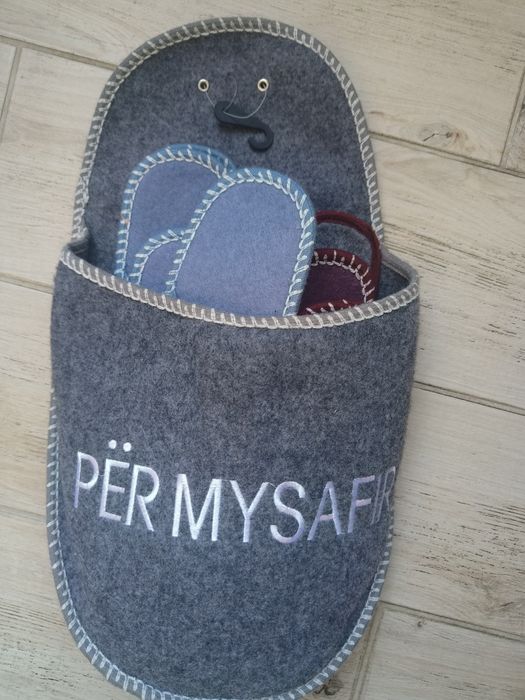 Тапки 39р 2 пари