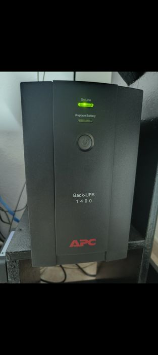 Computador Gaming com secretária e acessórios