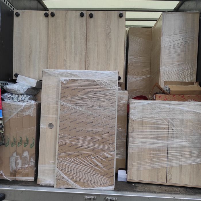 Przeprowadzki Rzeszów i okolice
Oferujemy usługi transportowe
	⁃	Przew