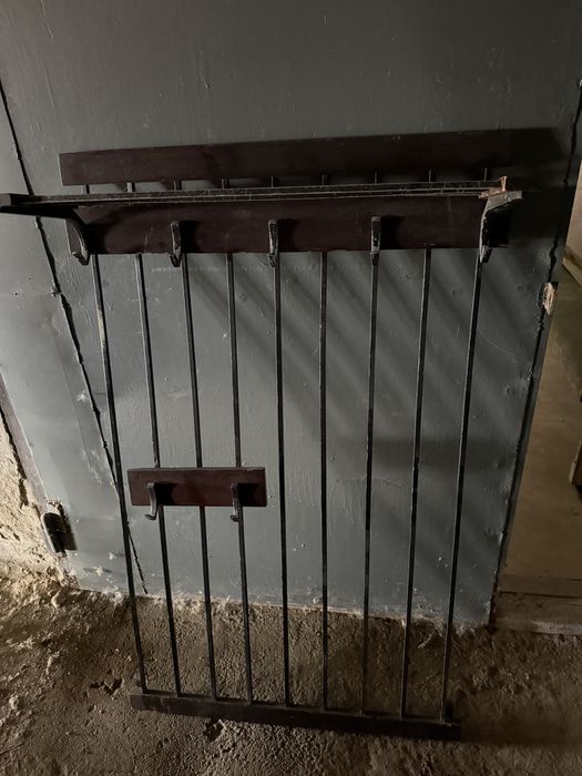 Продам вешалку в гардероб коридор прихожую