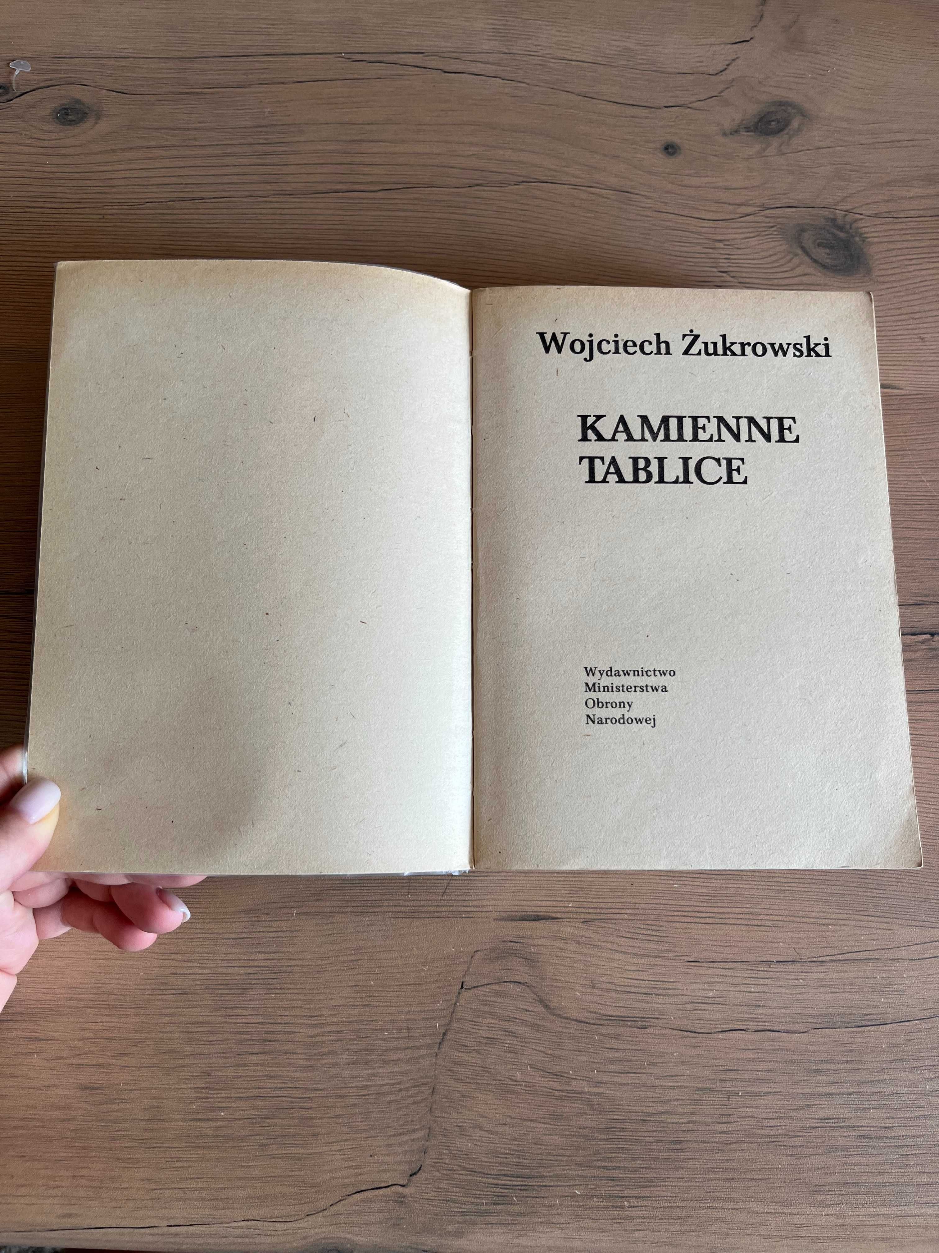 „Kamienne tablice" - Wojciech Żukrowski
