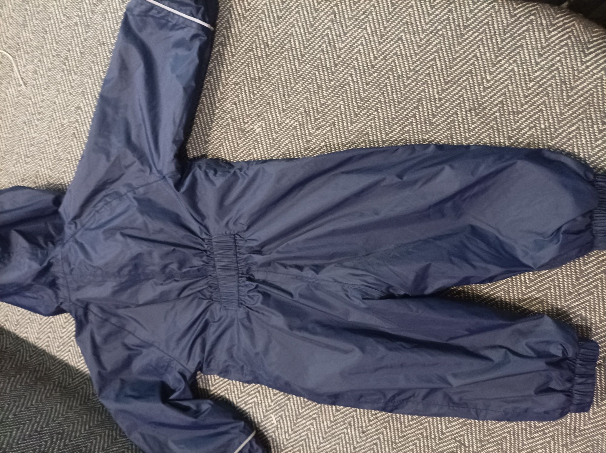 Продам дождевик 12-18 Warehouse