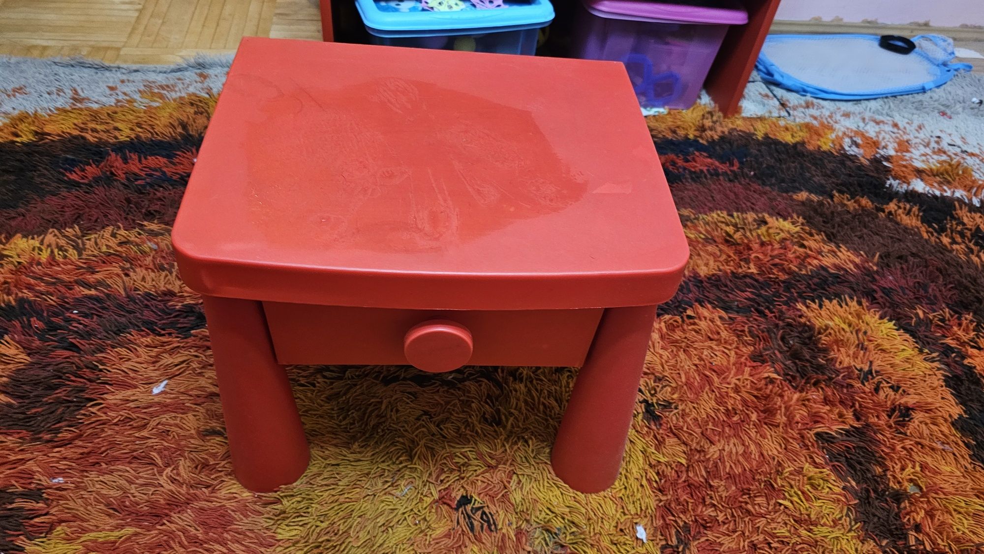 Zestaw mebli dla dziewczynki Ikea Mammut.