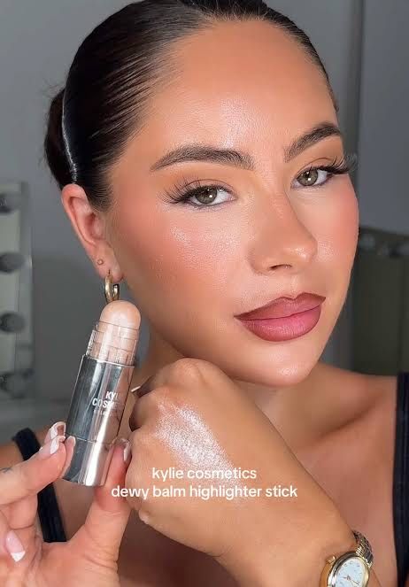 Розпродаю свою косметику