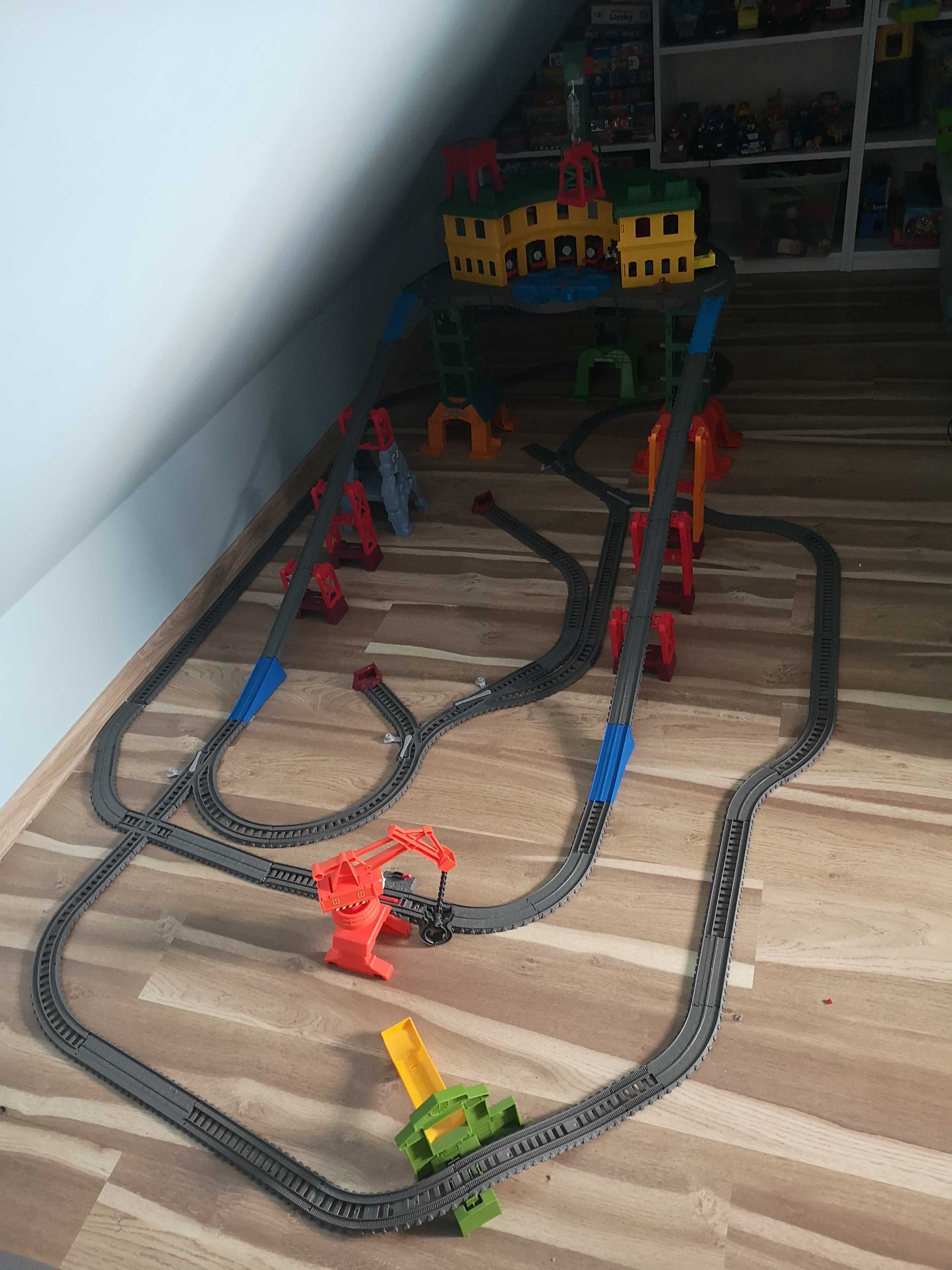 Tomek i przyjaciele Super stacja, domkowo mega zestaw torów