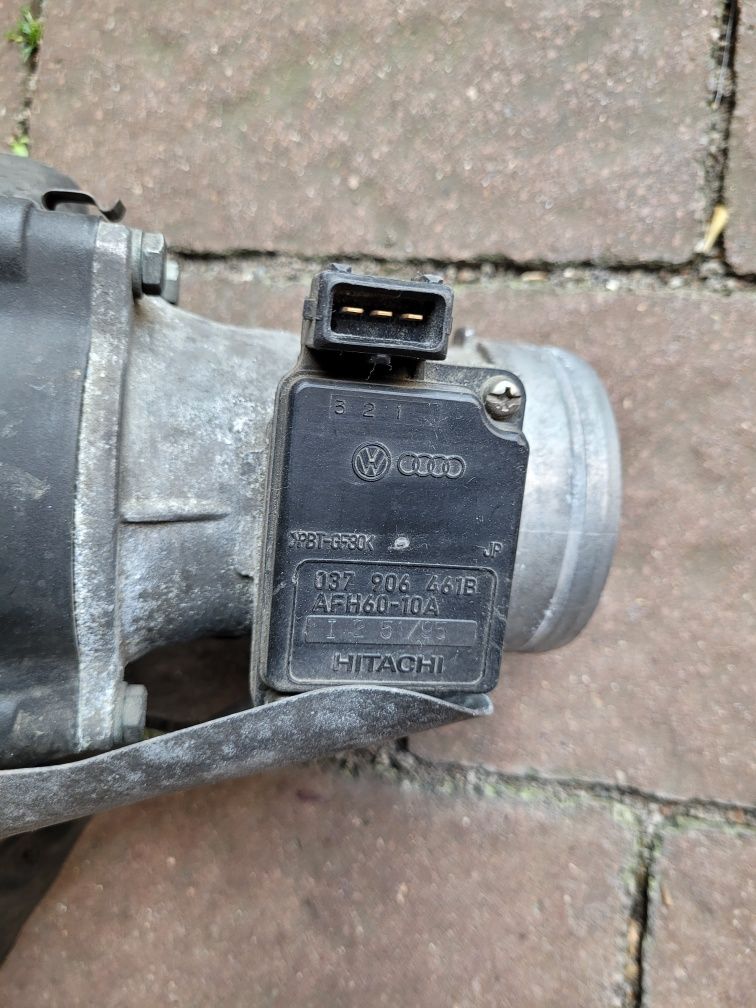 Obudowa filtra i przepływomierz powietrza Audi A4 B5 VW 1.8 ADR 125 K