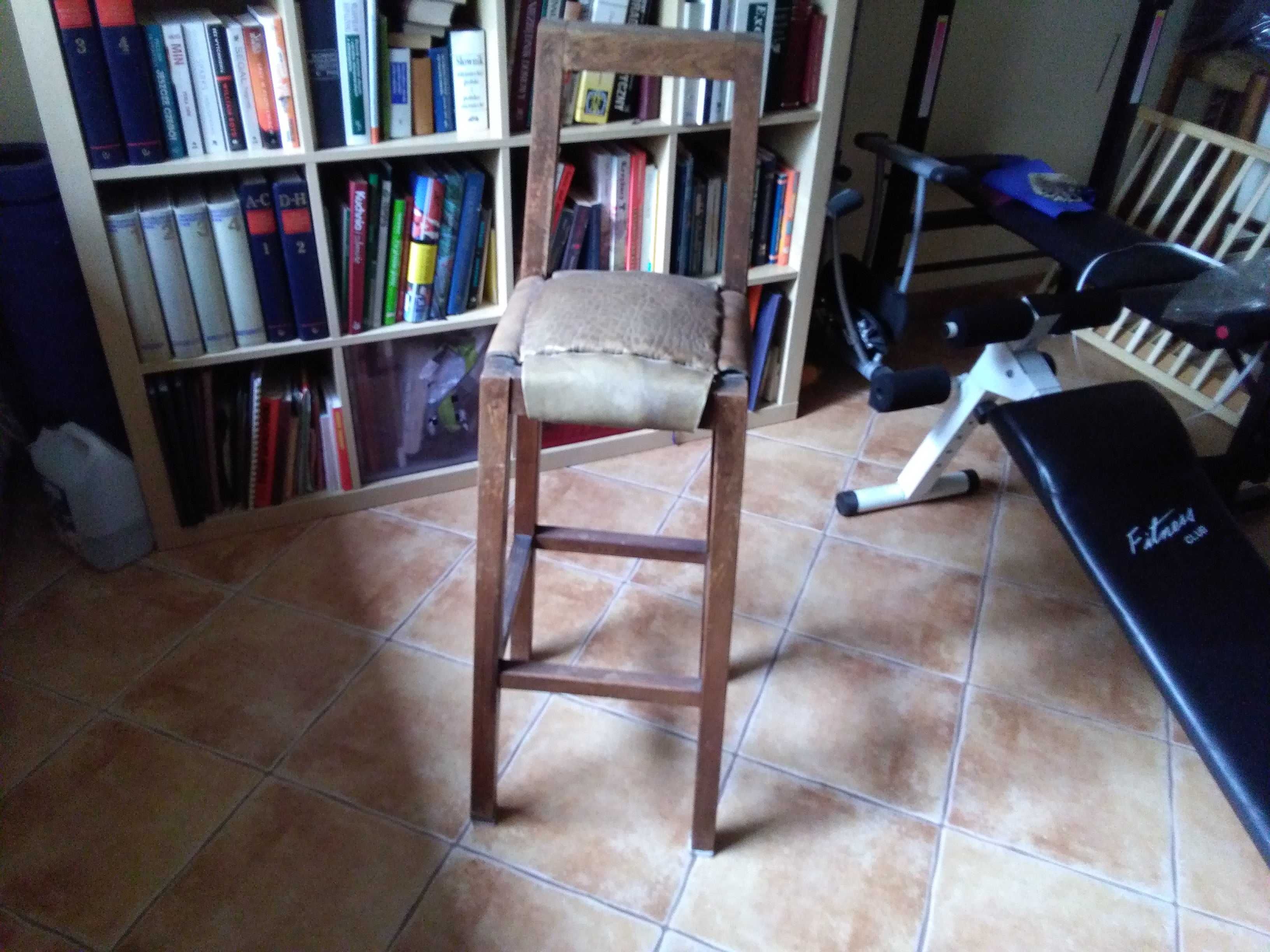 Krzesła Hokery drewniane