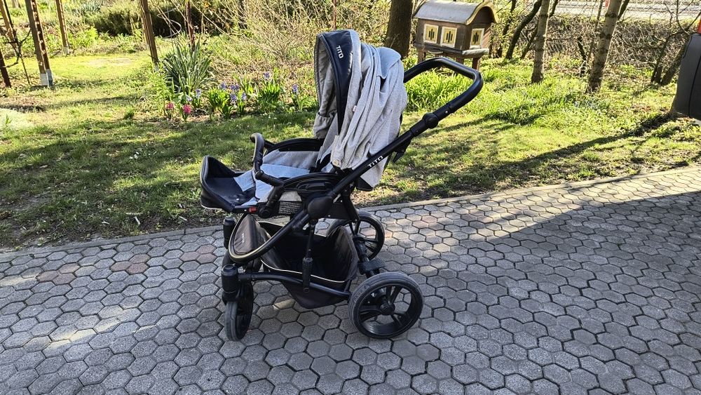 Bebetto Tito wózek 2w1 gondola + spacerówka