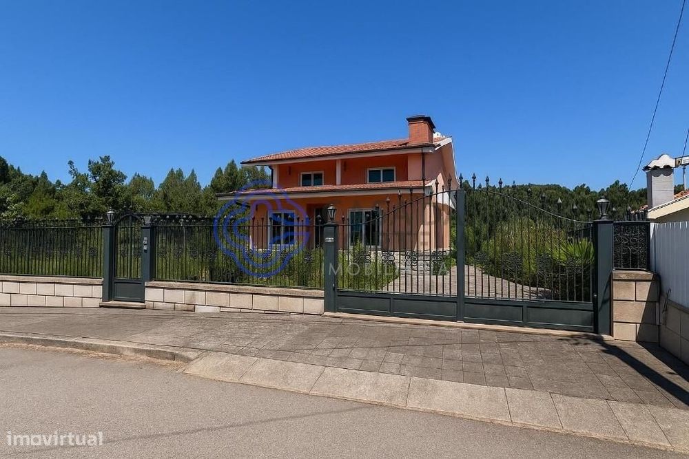 Moradia T4 em Alfena