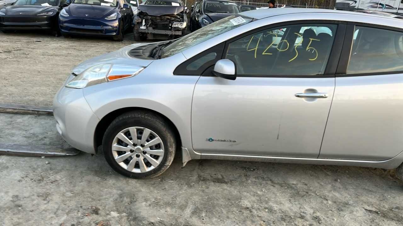 Розборка Шрот Запчастини Nissan leaf Розборка Розбірка Авторозбірка