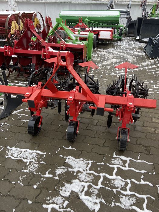 Культиватор міжрядний Wirax/Bomet на 3секцій