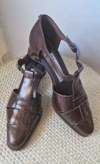 Wizytowe buty Pollini,włoskie, obcas,zapinane na pasek,brązowa skóra