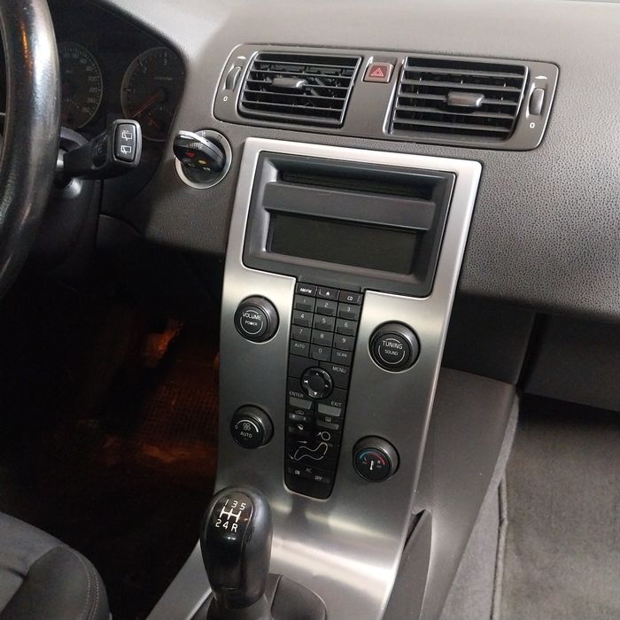 Vendo Volvo v50 ano 2005