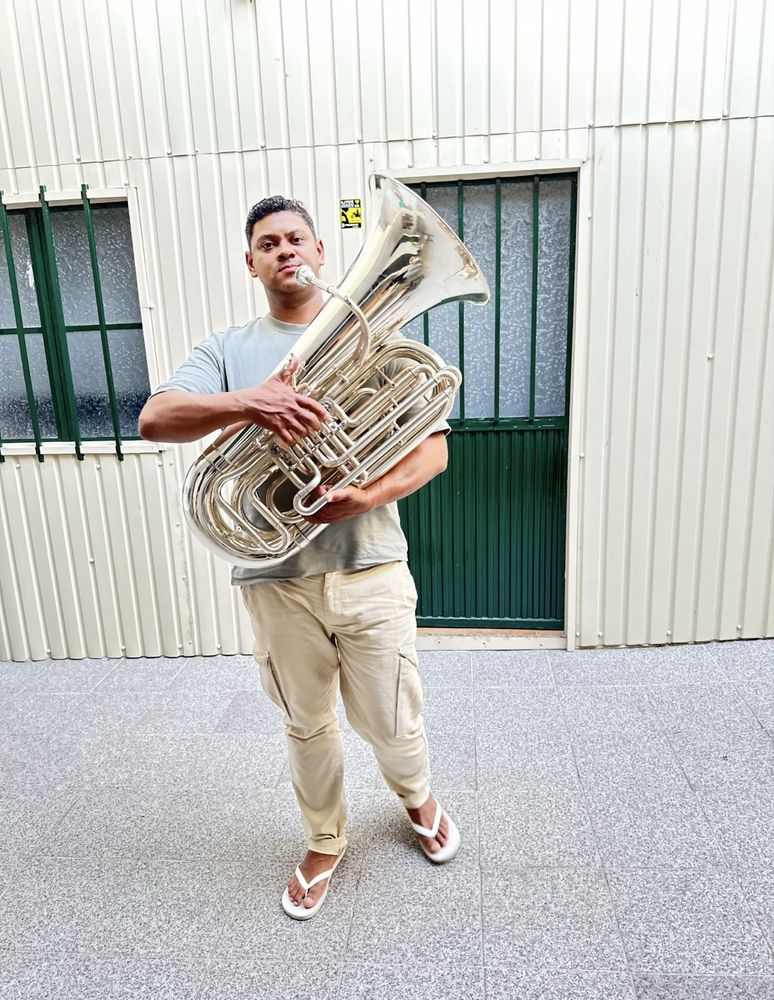 Tuba JUPTER TODA EM PRATA 3/4. 4 rotores