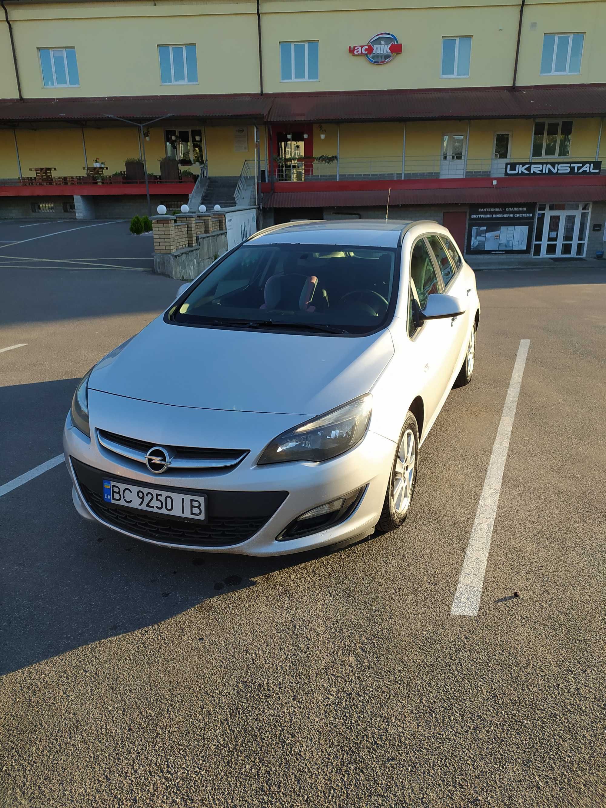 Opel Astra J 12/2013 року, 1,7 дизель