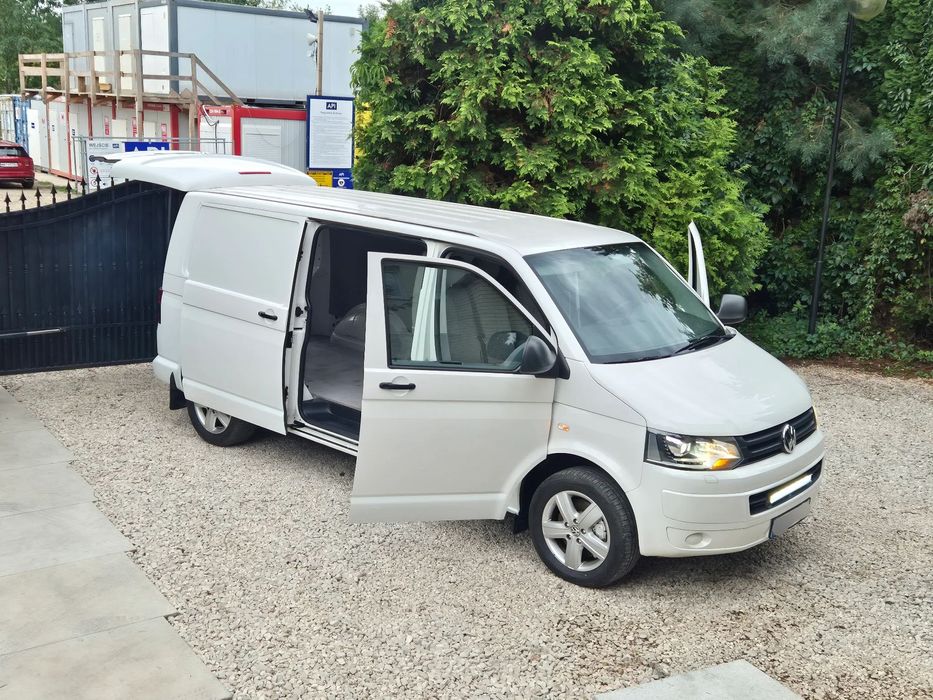 Volkswagen T5  2.0 TDI  3 osobowy LONG Bixenon Alufelgi VEBASTO Zamiana