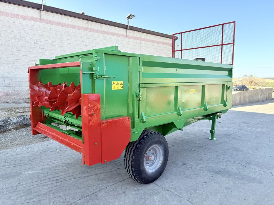 reboque espalhador de estrume