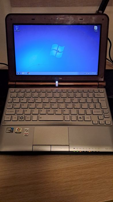 Toshiba NB305-106 (Mocha Brown)