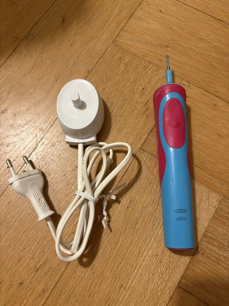 Szczoteczka elektryczna  Braun  Kids