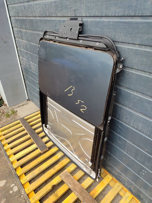 Люк BMW E46 Металевий Підходить як рестайл дорестайл седан універсал