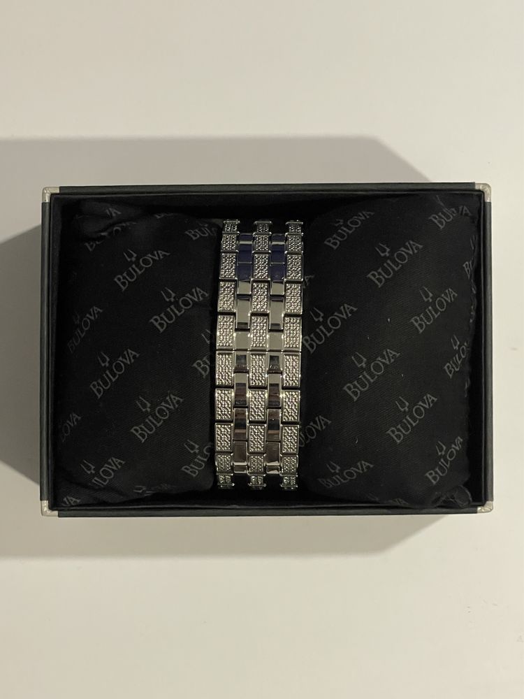Годинник Bulova Crystal Quartz Black