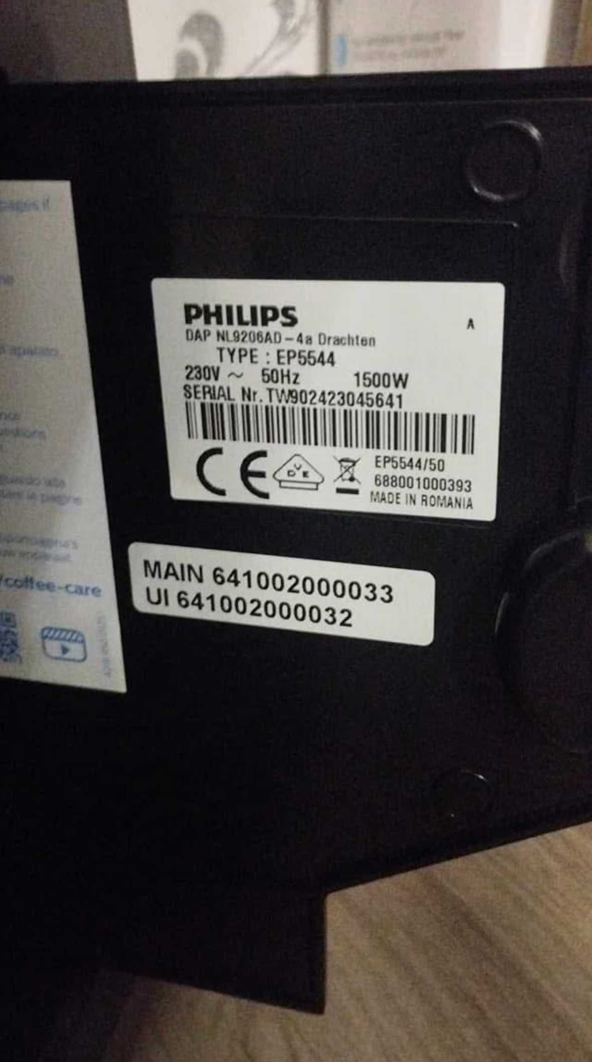 Ekspres PHILIPS LatteGo 5500 EP554150