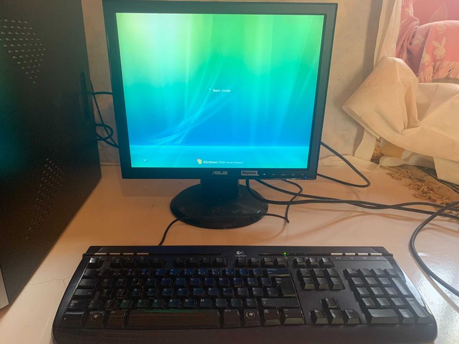 PC Asus + Monitor + Teclado
