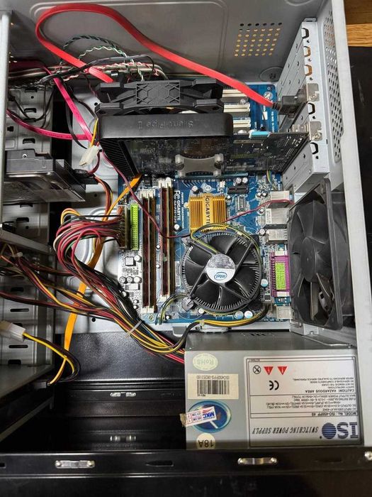 Продам системний блок на базі  Intel Core 2 Duo E8400 +монитор 19'