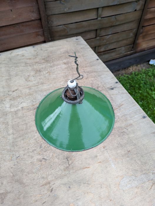 Stara lampa wisząca.