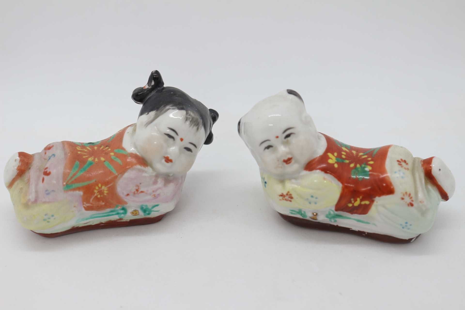 Figuras Almofada Opium Baybi em porcelana Chinesa XX Fer-Rouge RARO