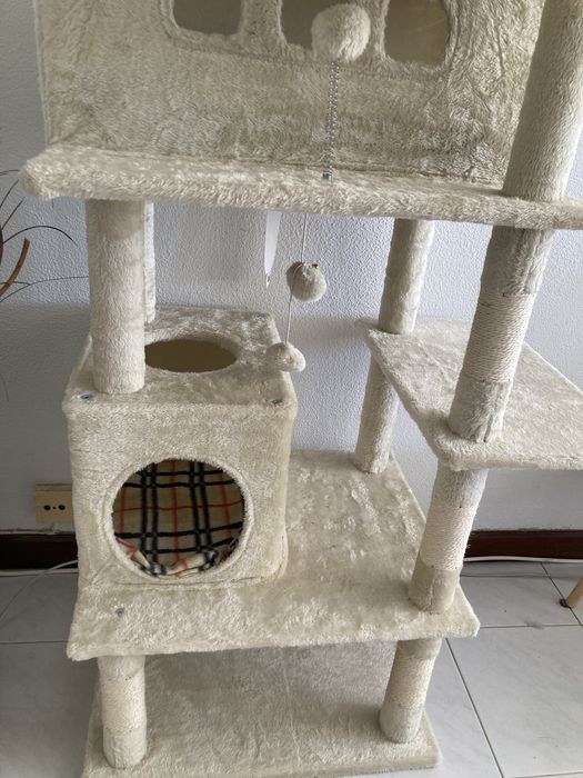Arvore/torre grande para gatos nova e ja montada
