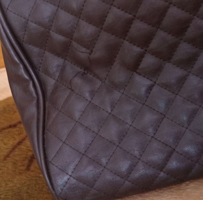 Pikowana czarna torebka