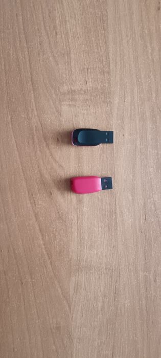 Nowy pendrive 64 GB.